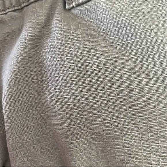 Cabela’s Men’s Cotton Grayish RipStop Cargo Pants Sz 36/30 Outdoor Workwear - Picture 4 of 9